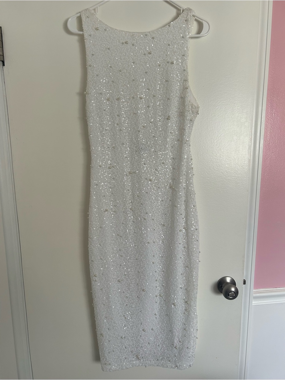 Sleeveless White Sequin Sheath Wedding Dress